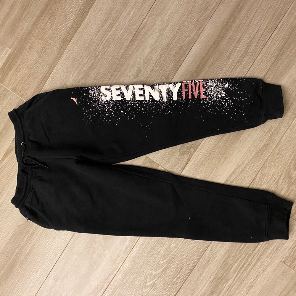 Men’s size Medium Staple sweatpants